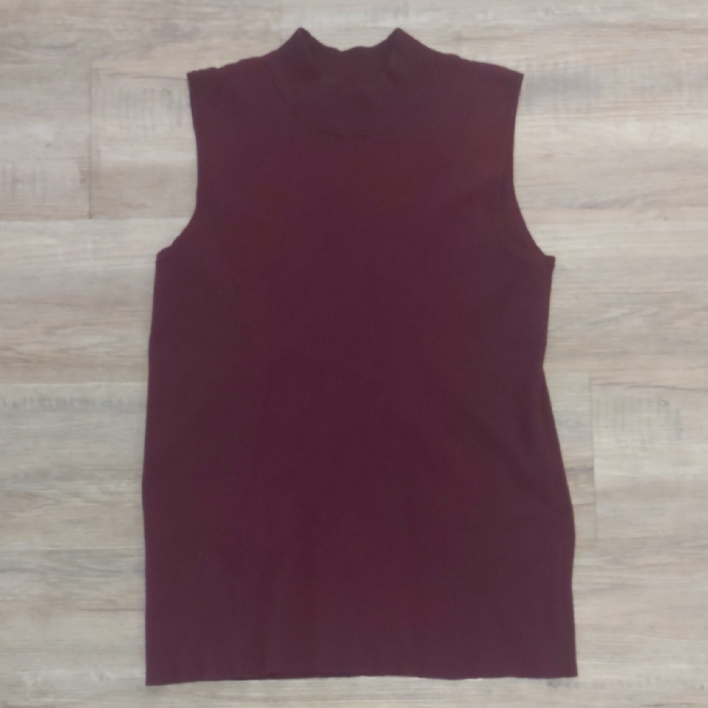 Laura burgundy top